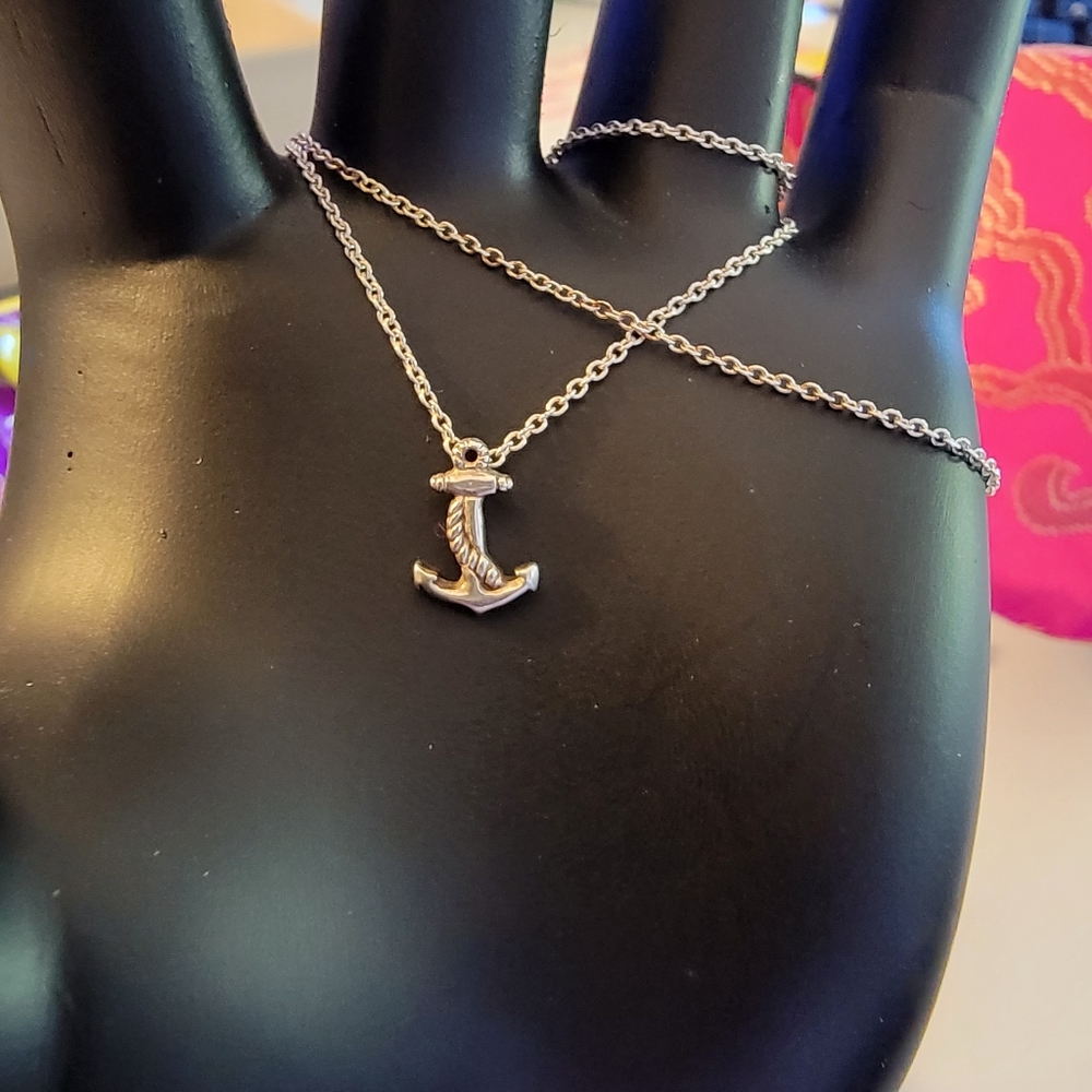 Silver anchor necklace